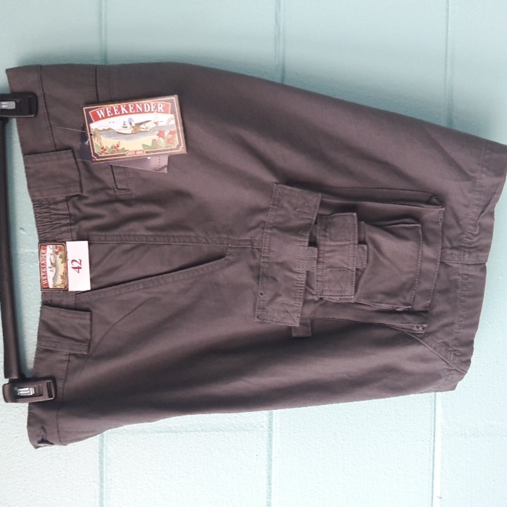 NWT "Weekender" Cargo G.P.S. Men's Shorts Waist 42 Inseam 9 inches